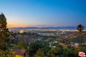 featured image of 14445 Mulholland Dr