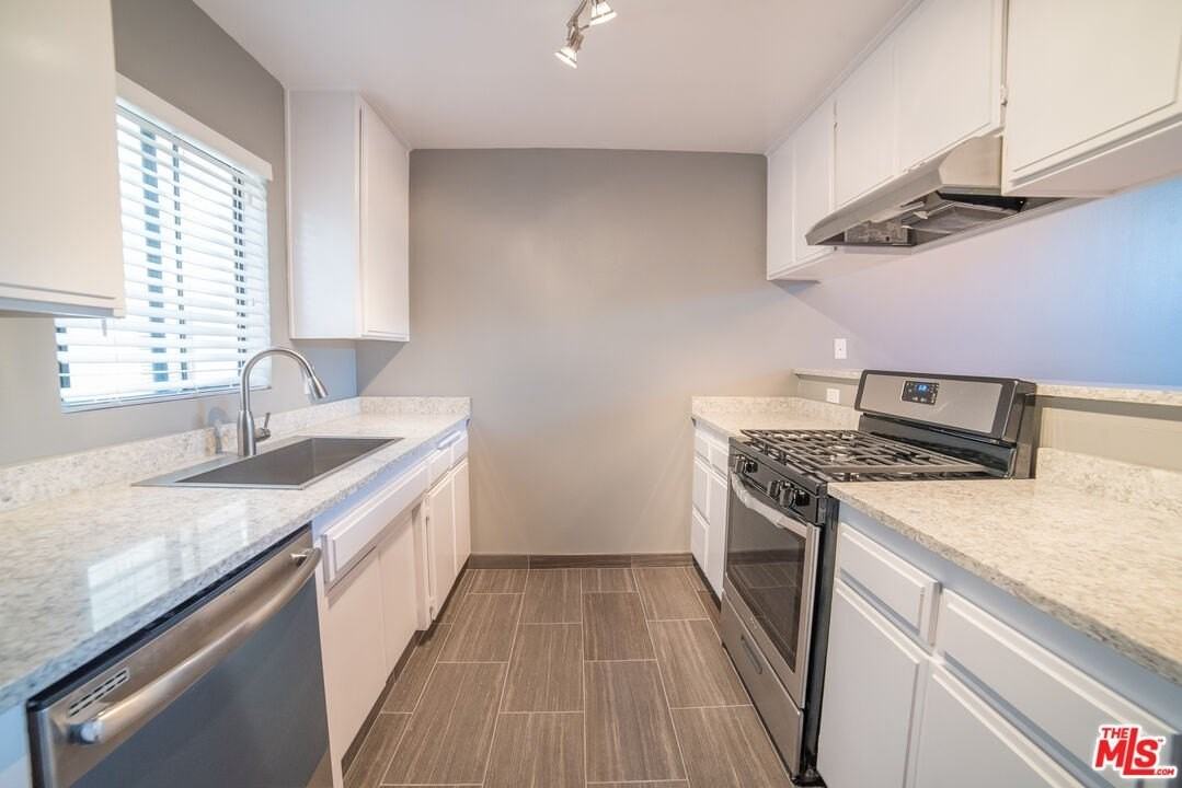 3970 Moore St Apt 5 #5 - Photo 2 of 10