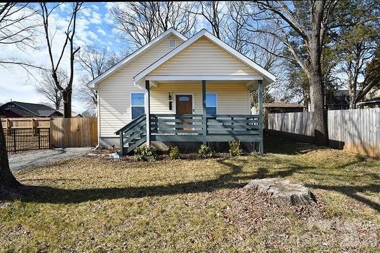 746 Opal St - Photo 2 of 18