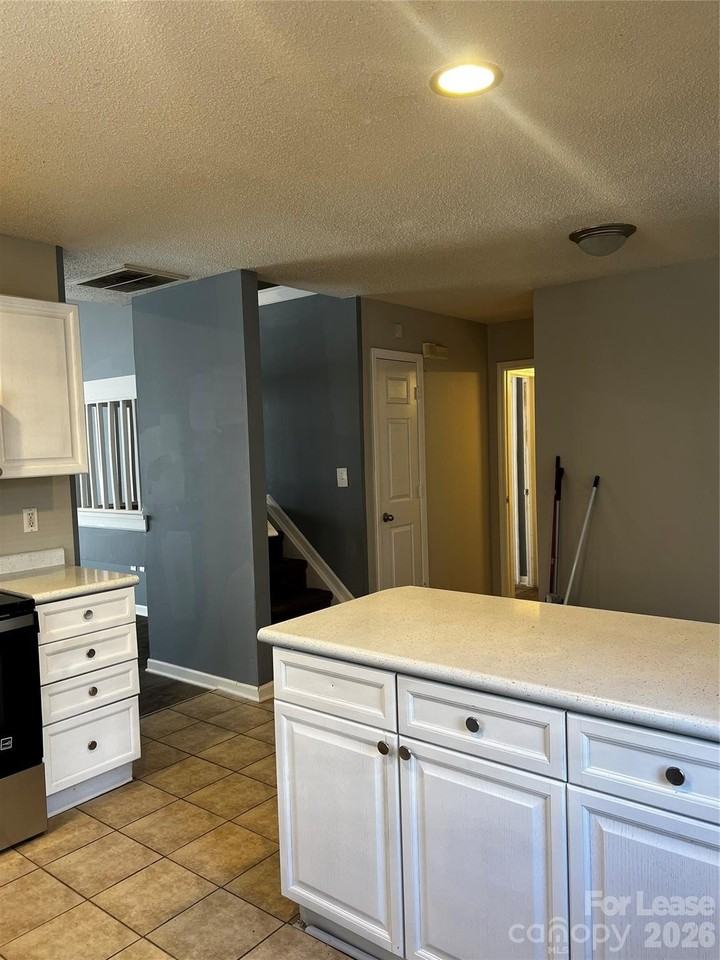 7655 Petrea Ln - Photo 6 of 14