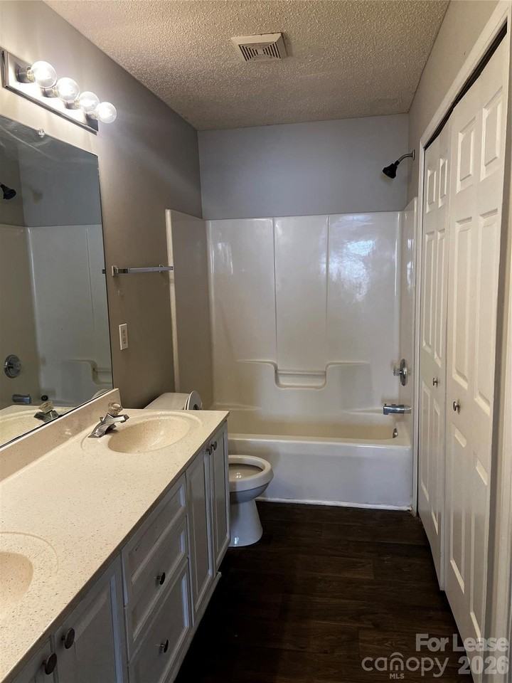 7655 Petrea Ln - Photo 7 of 14