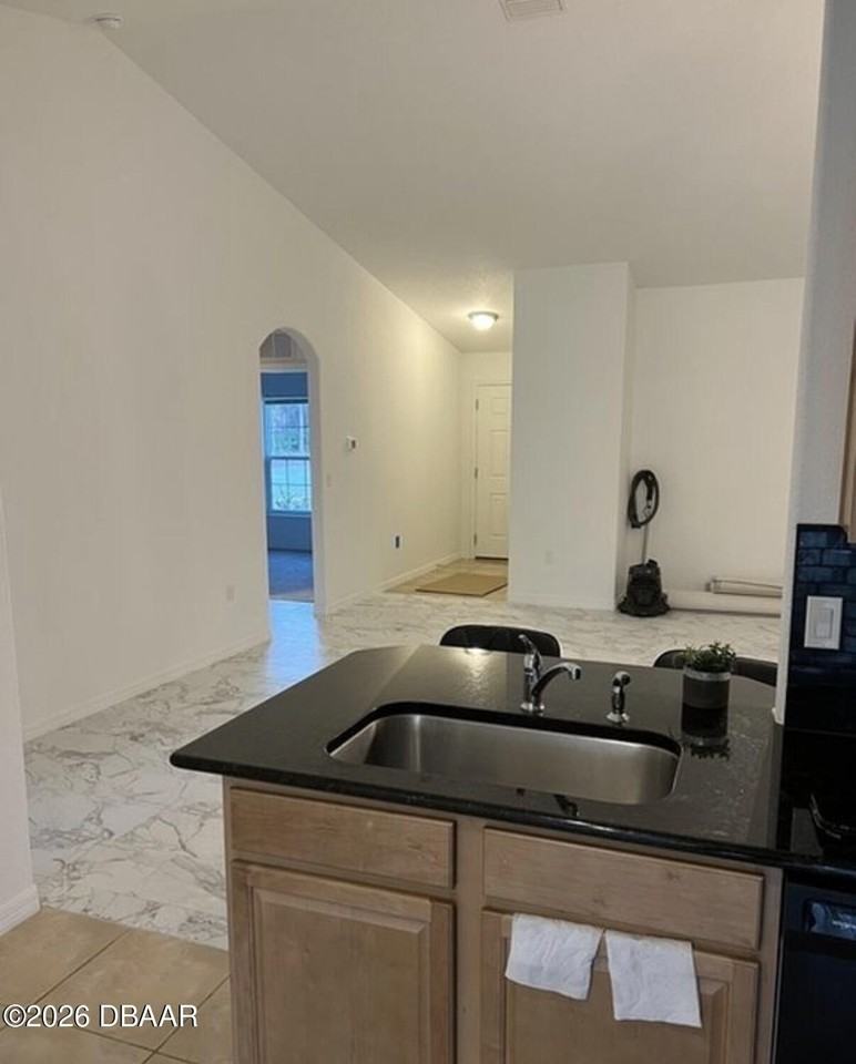 2 Sebastian Ct - Photo 5 of 11