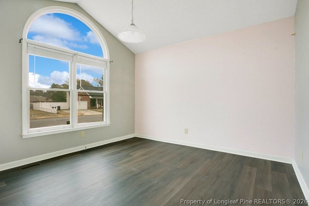 5319 Thackeray Dr - Photo 2 of 23