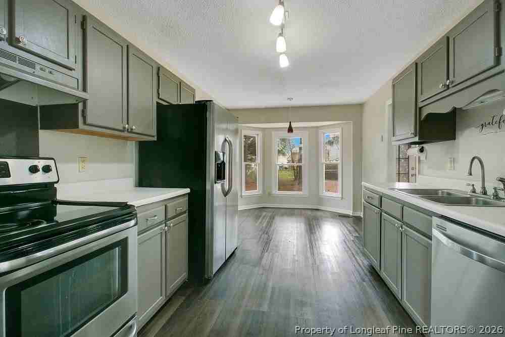 5319 Thackeray Dr - Photo 3 of 23