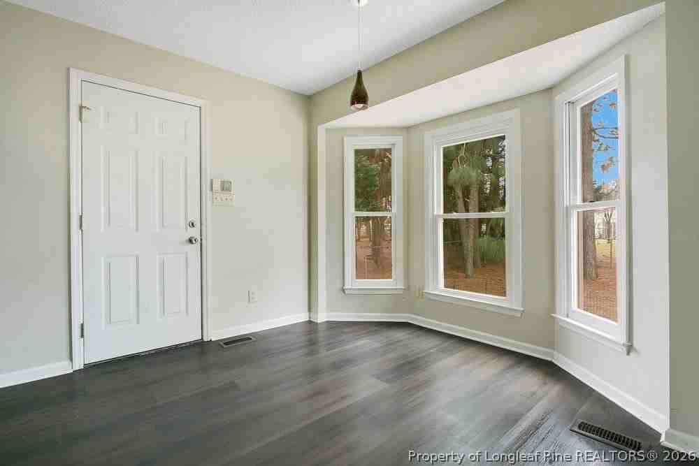 5319 Thackeray Dr - Photo 6 of 23