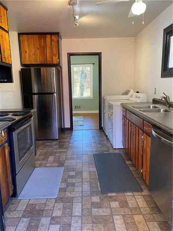 1975 Clearwater Dr Se - Photo 5 of 12