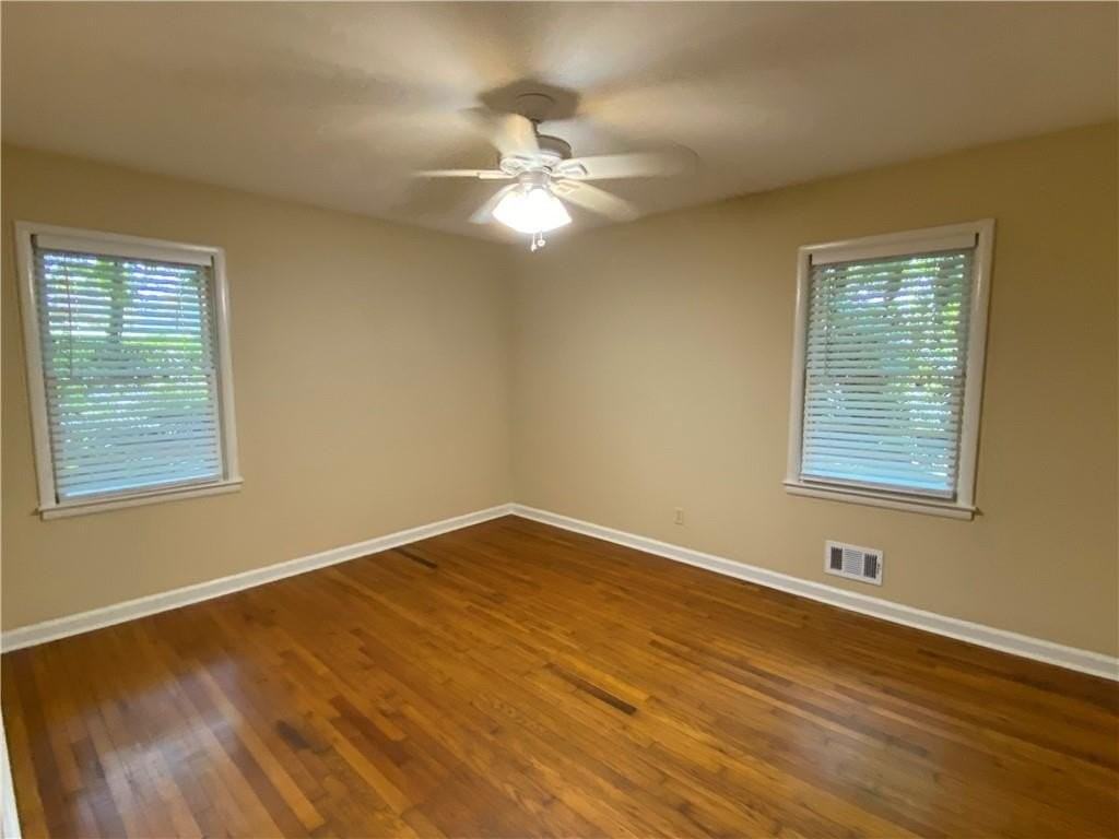 1975 Clearwater Dr Se - Photo 7 of 12