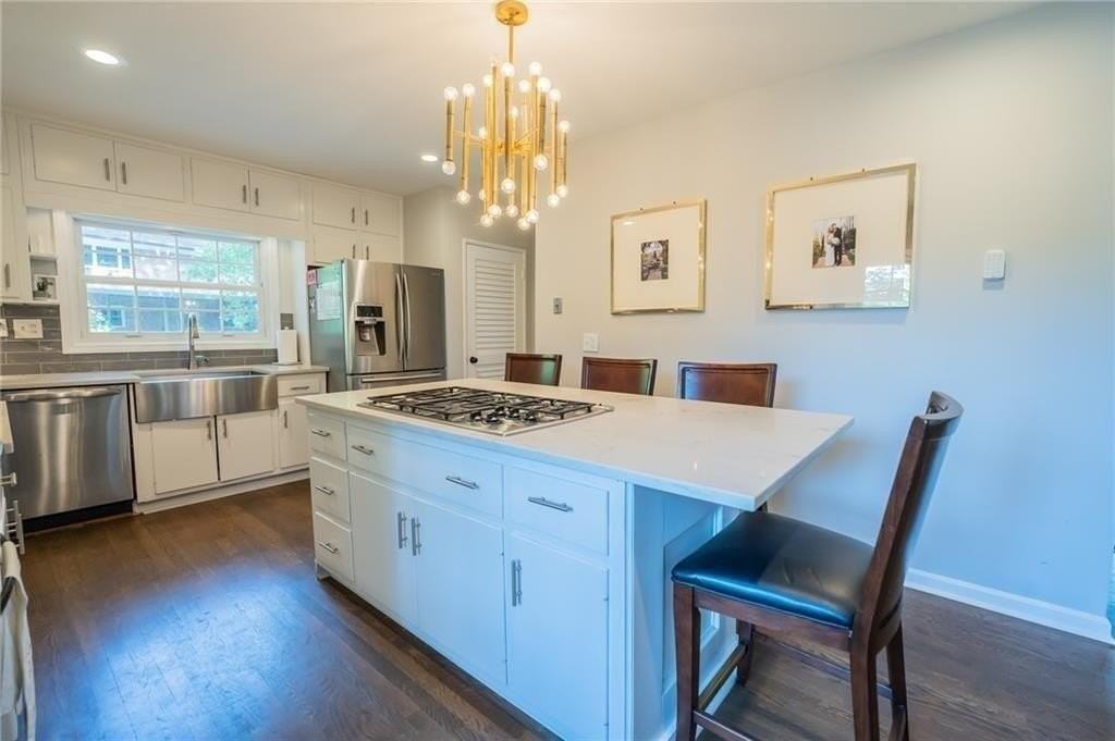 1210 Lenox Cir Ne - Photo 4 of 39