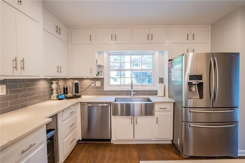 1210 Lenox Cir Ne - Photo 7 of 39