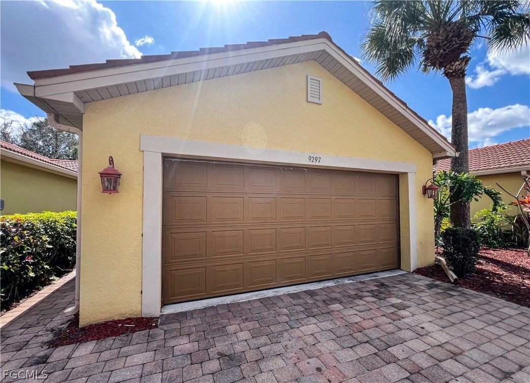 9297 Aegean Cir - Photo 3 of 43