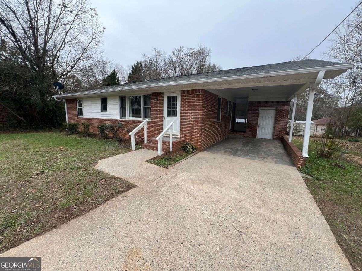 65 Sprayberry Rd - Photo 2 of 16