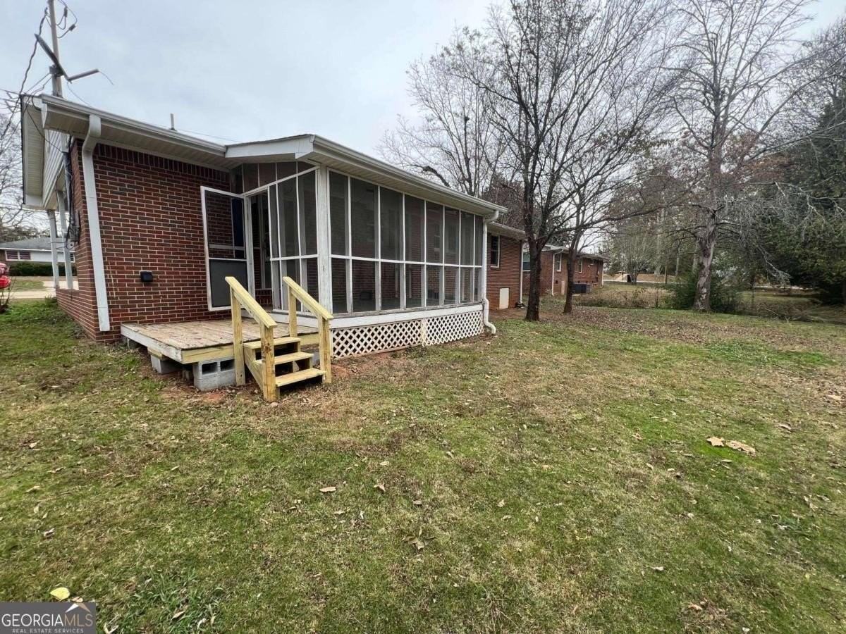 65 Sprayberry Rd - Photo 4 of 16