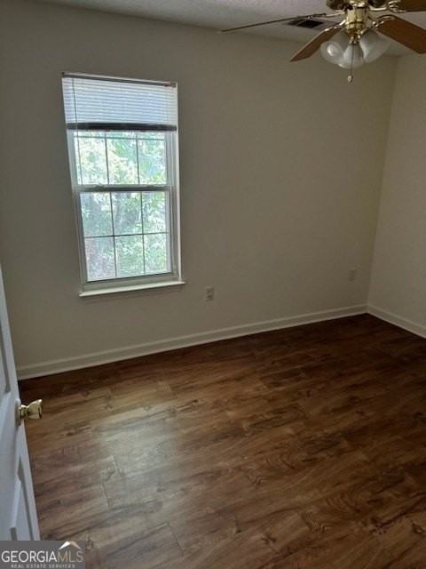 301 Aldred Ave - Photo 6 of 14