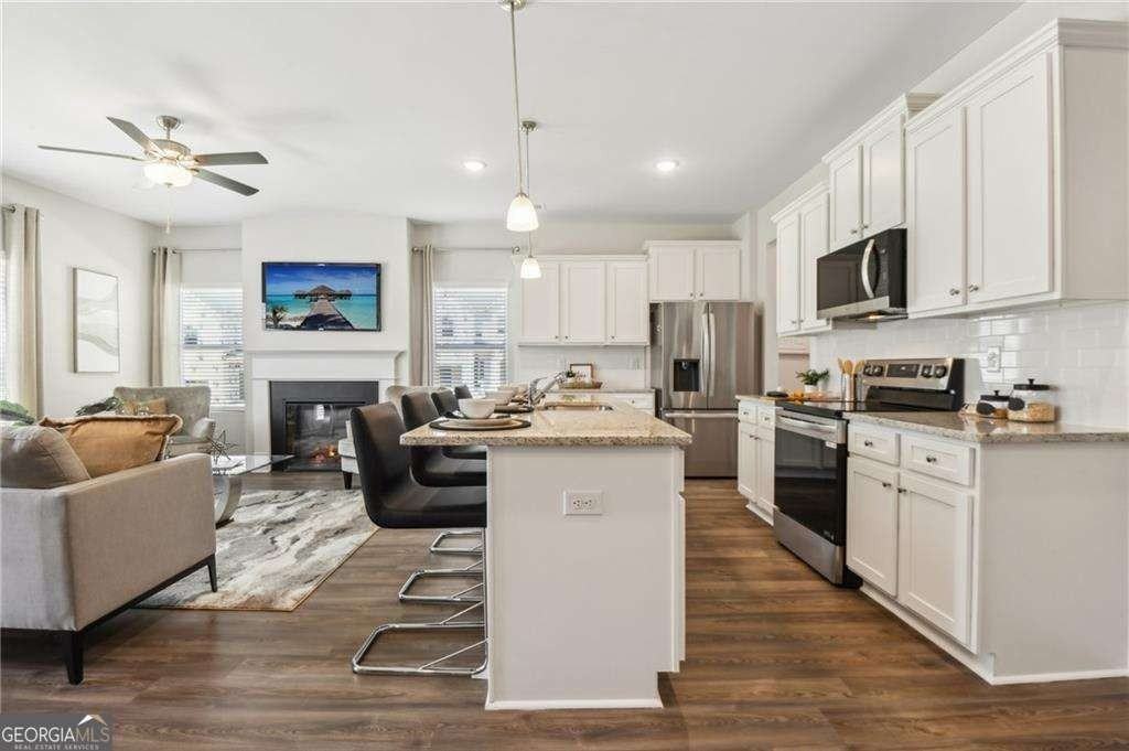 135 Stanchion Dr - Photo 4 of 10