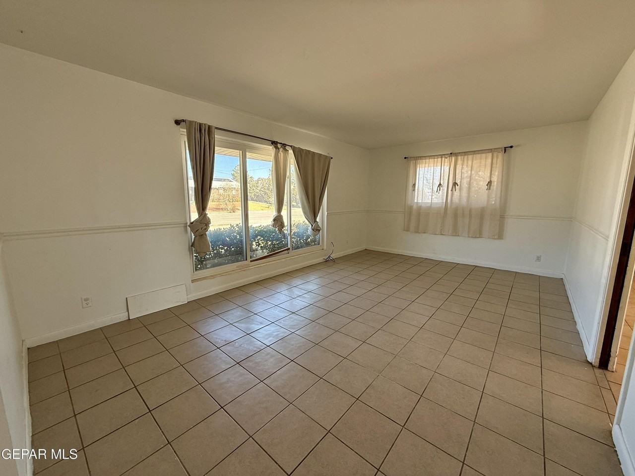 2900 Polk Ave - Photo 4 of 25