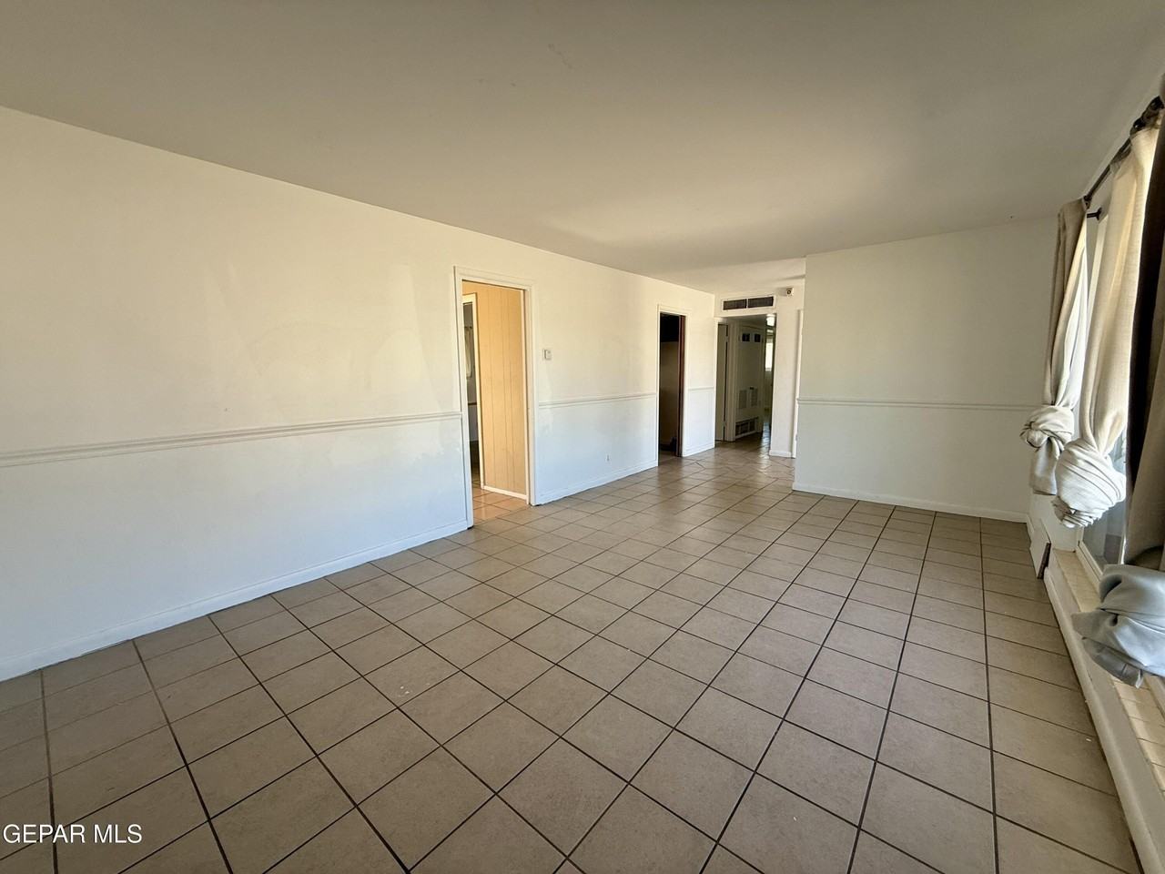 2900 Polk Ave - Photo 5 of 25