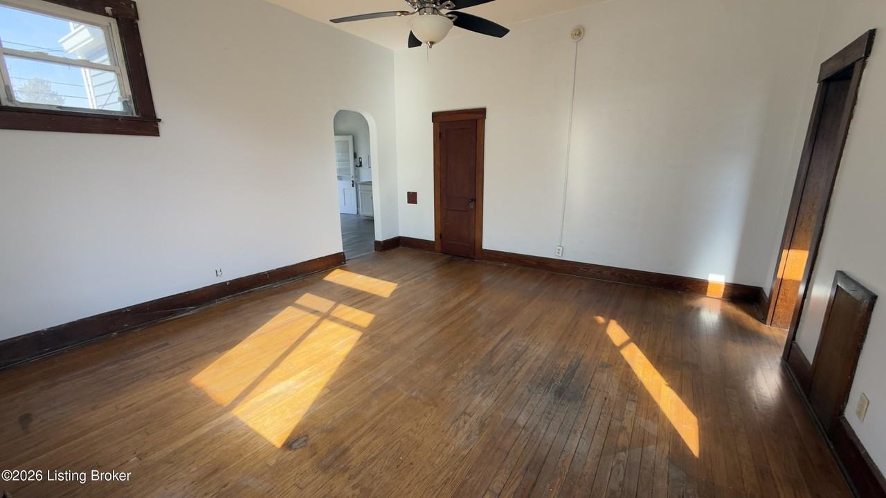 2121 Culbertson Ave Apt D #D - Photo 3 of 13