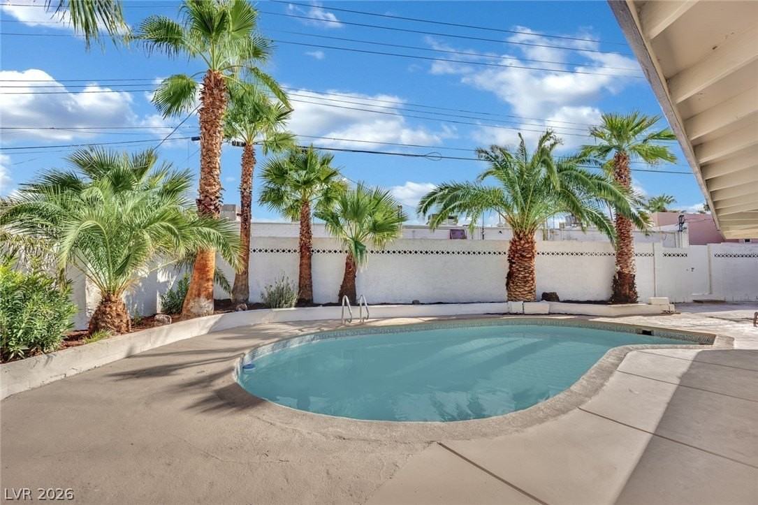 2325 Sombrero Dr - Photo 2 of 42