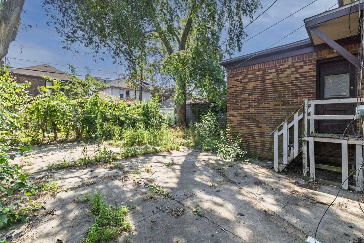 17328 Indiana St Unit 2 #2 - Photo 5 of 21