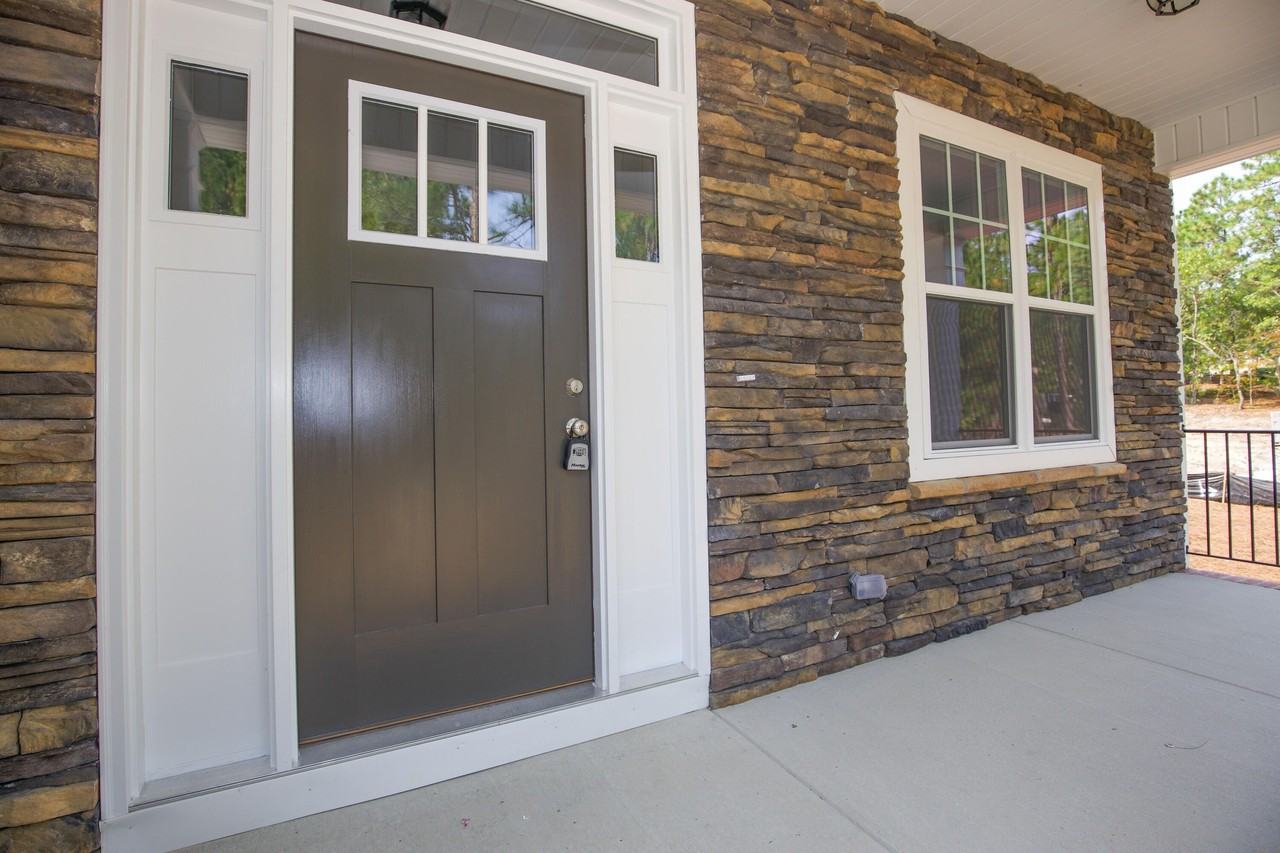 46 Hampshire Ln - Photo 2 of 43