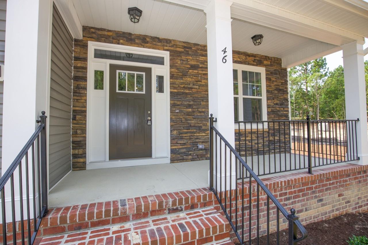 46 Hampshire Ln - Photo 3 of 43