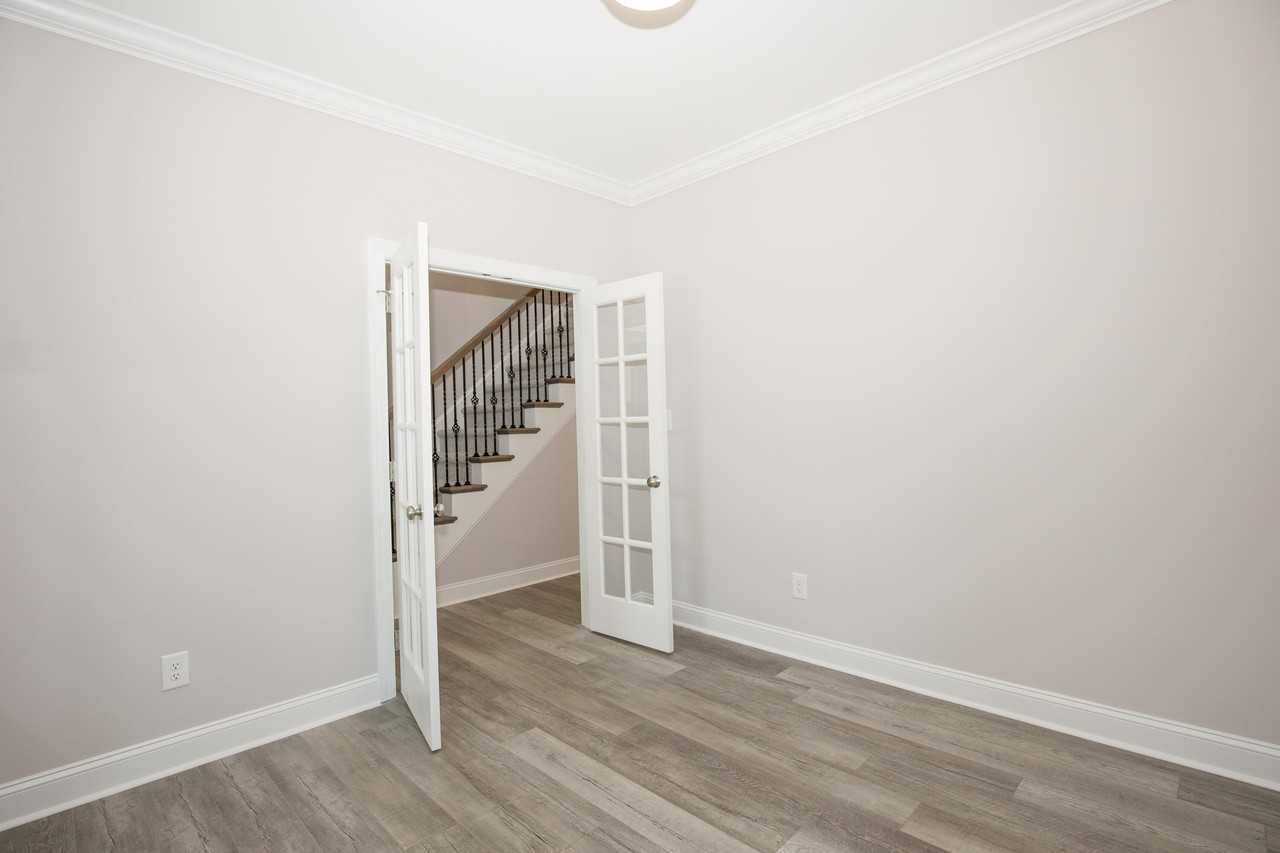 46 Hampshire Ln - Photo 6 of 43