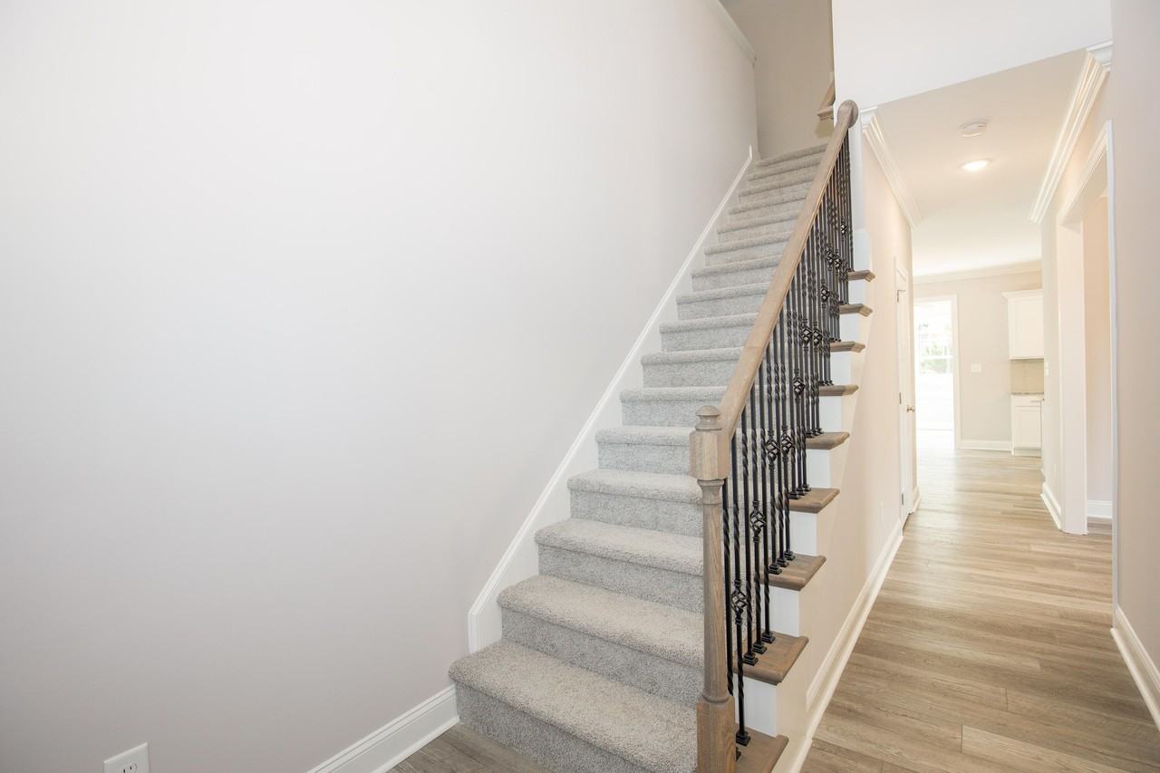 46 Hampshire Ln - Photo 7 of 43