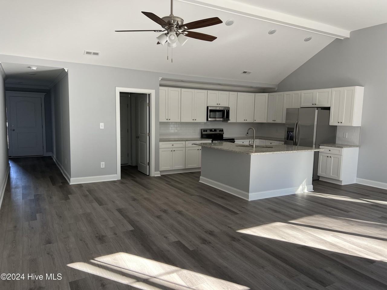 1209 Hunley Ct - Photo 4 of 12