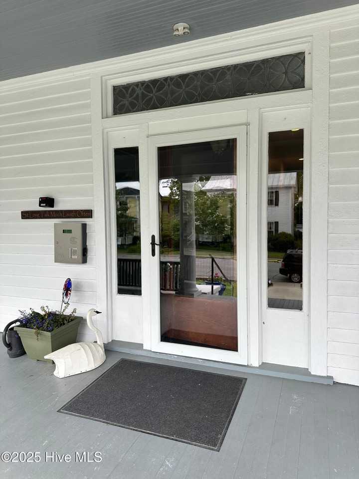 121 E 2nd St Unit 102 #102 - Photo 2 of 19