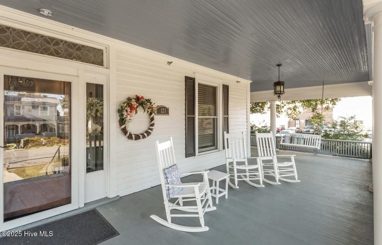 121 E 2nd St Unit 102 #102 - Photo 3 of 19