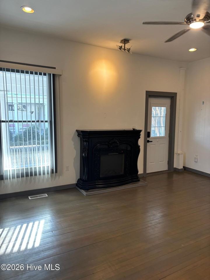 121 E 2nd St Unit 102 #102 - Photo 6 of 19