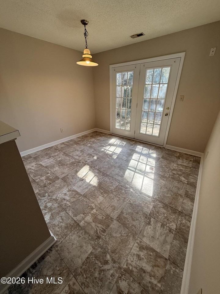 1798 Scarborough Rd - Photo 5 of 12