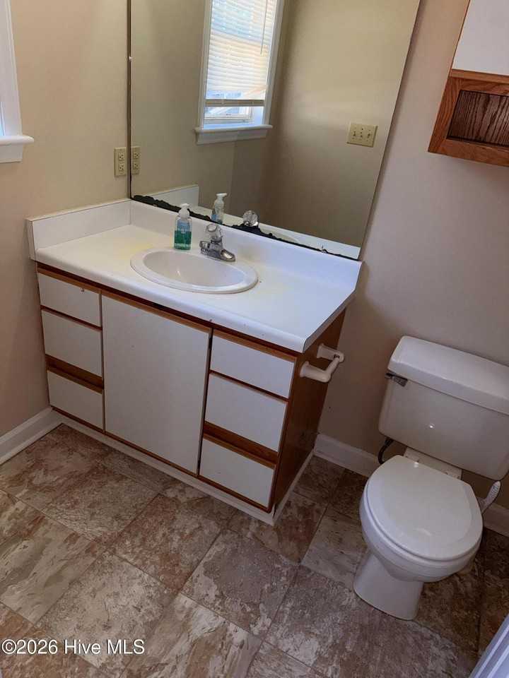 1798 Scarborough Rd - Photo 7 of 12