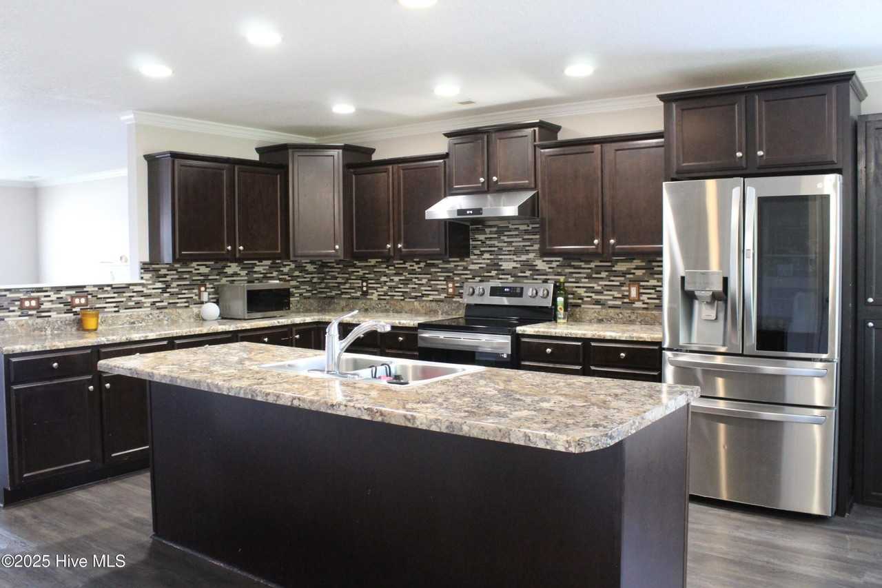 822 Dynasty Dr - Photo 6 of 27