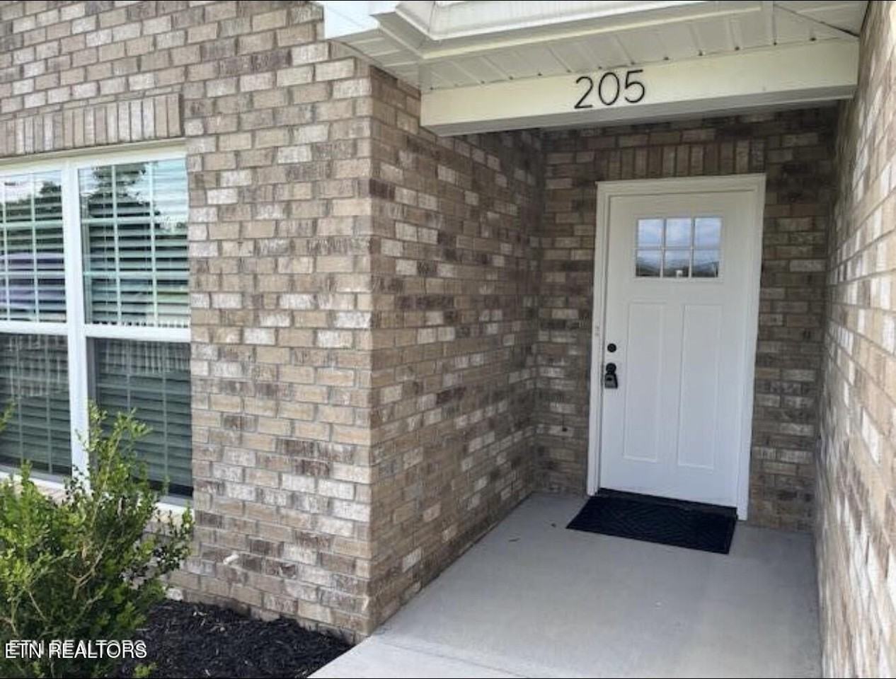 205 Amerine Rd - Photo 2 of 22