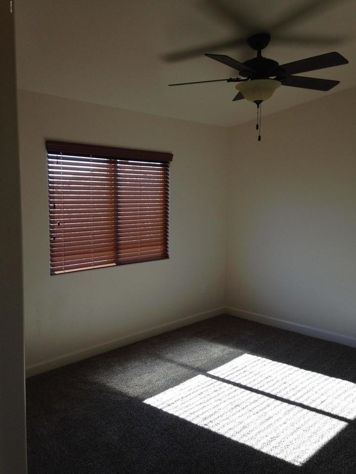 3065 Shoshone Dr - Photo 4 of 6