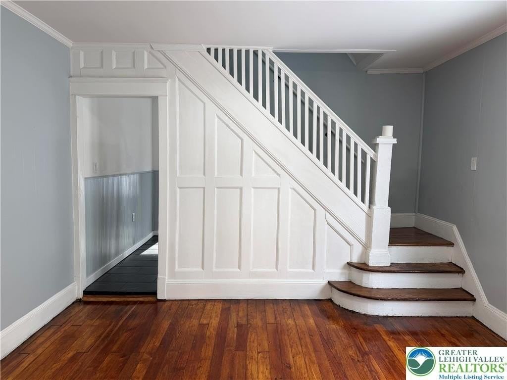 212 Messinger St - Photo 4 of 17