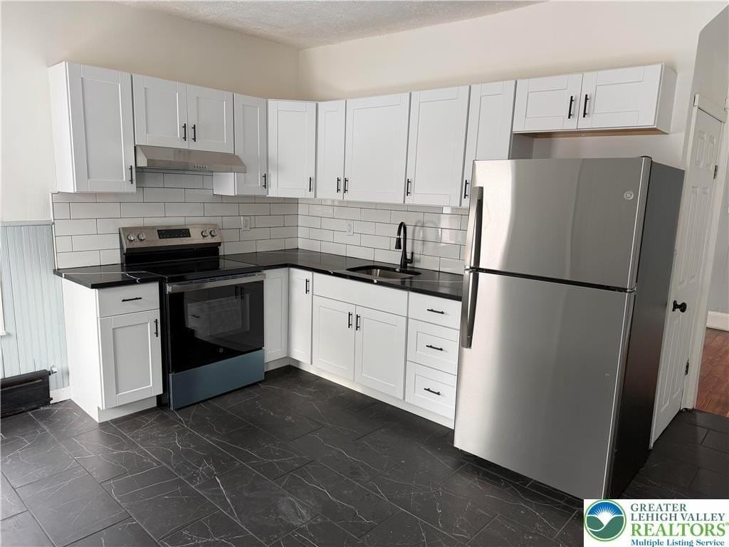 212 Messinger St - Photo 5 of 17