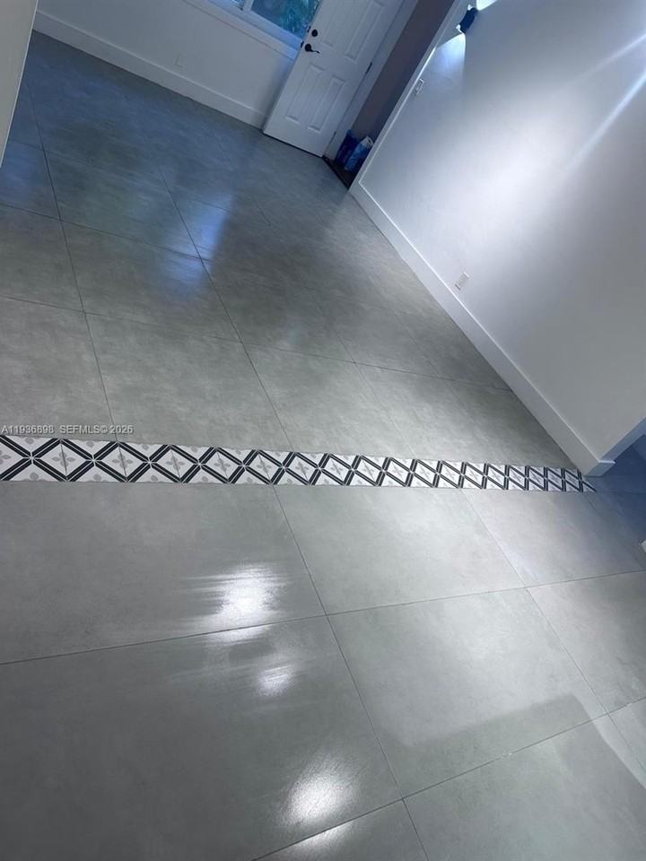 10070 E Bay Harbor Dr #70B - Photo 5 of 7