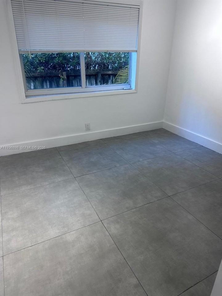 10070 E Bay Harbor Dr #70B - Photo 7 of 7