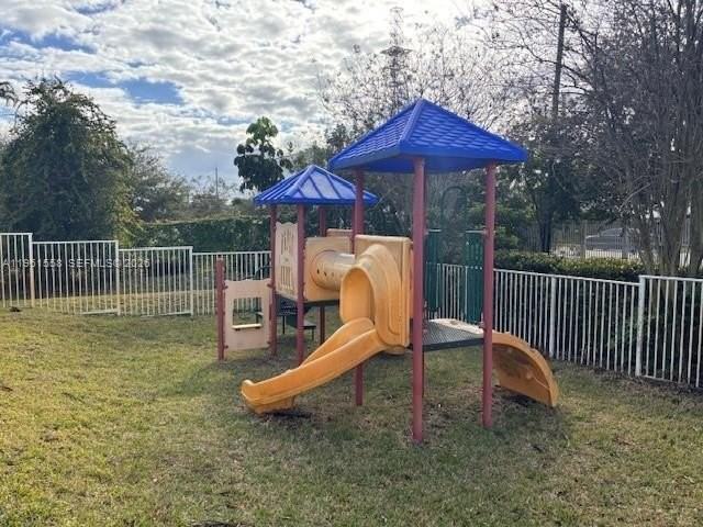 5457 Sw 41st St #5457 - Photo 4 of 29