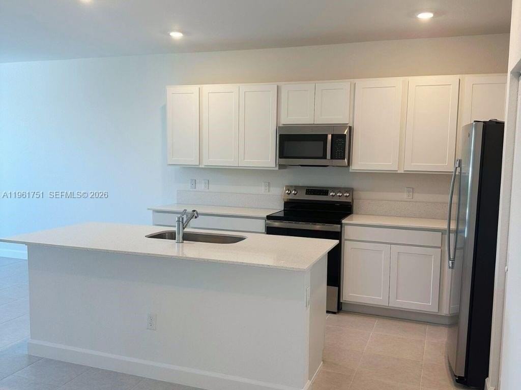 363 Se Crossoak Ln - Photo 3 of 7