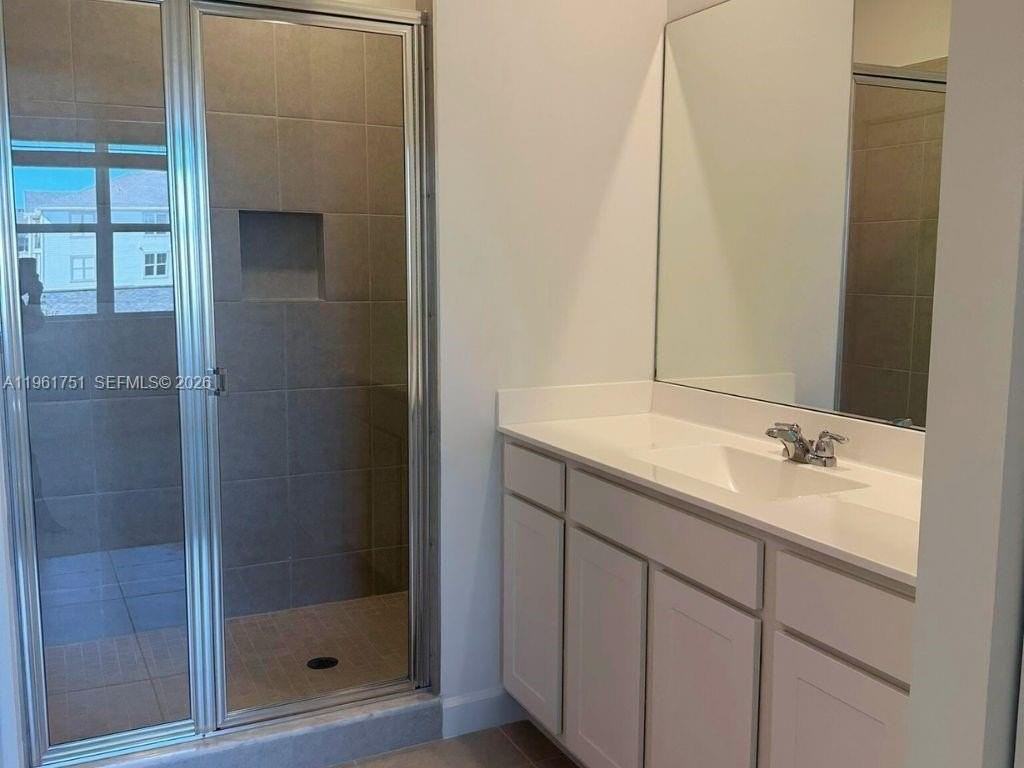 363 Se Crossoak Ln - Photo 6 of 7