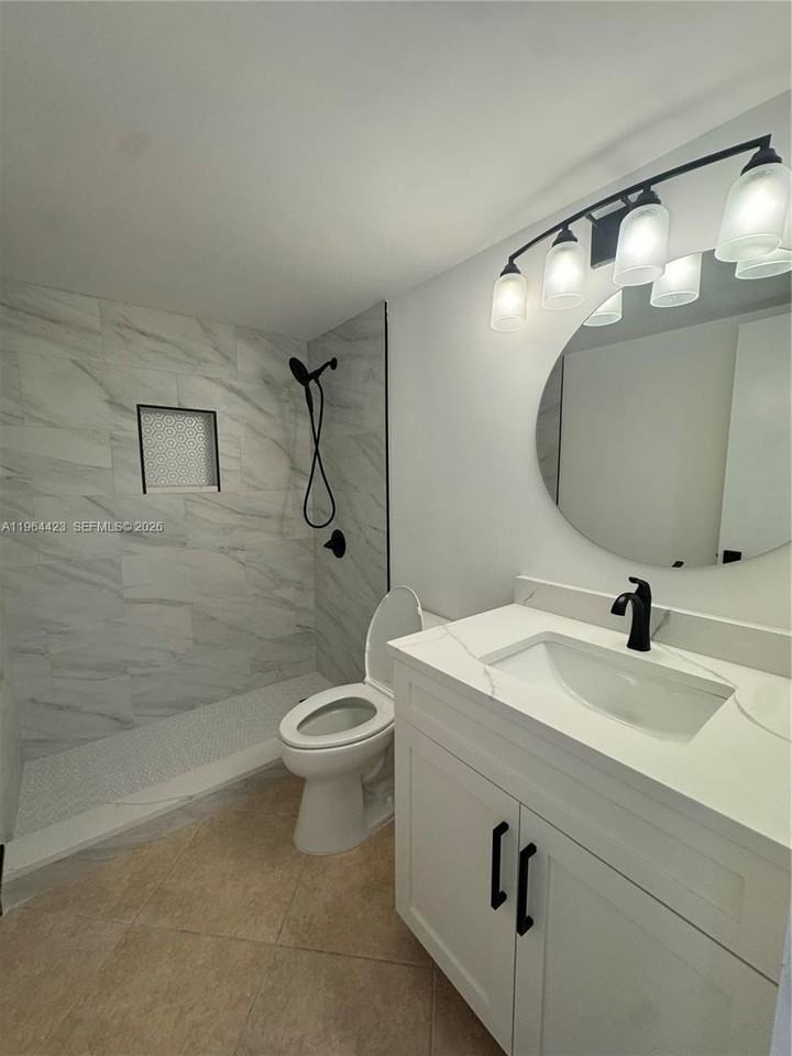 18870 Nw 57th Ave #204 - Photo 6 of 14