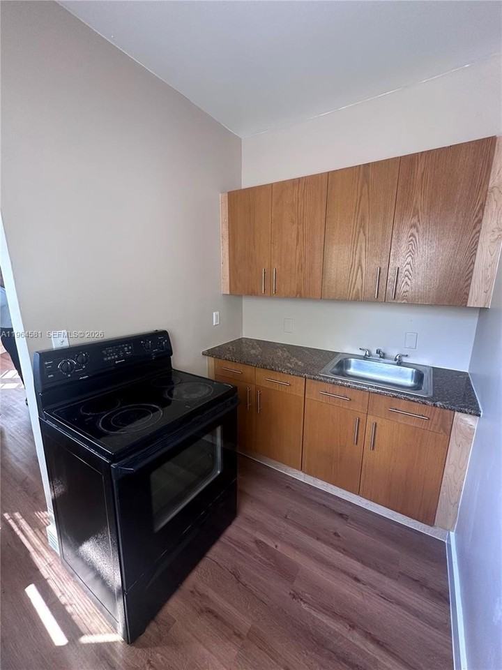 295 Ne 55th St #2 - Photo 2 of 7