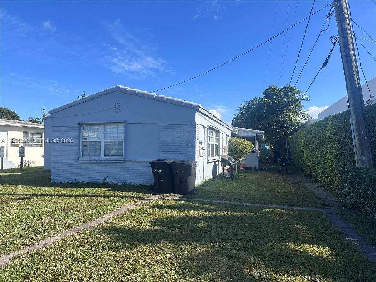 2125 Bay Dr #C - Photo 2 of 9