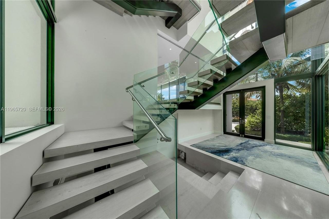 420 N Hibiscus Dr - Photo 5 of 30