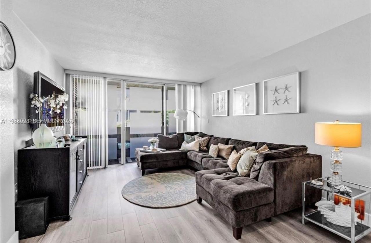 830 Nw 87th Ave #303 - Photo 2 of 26