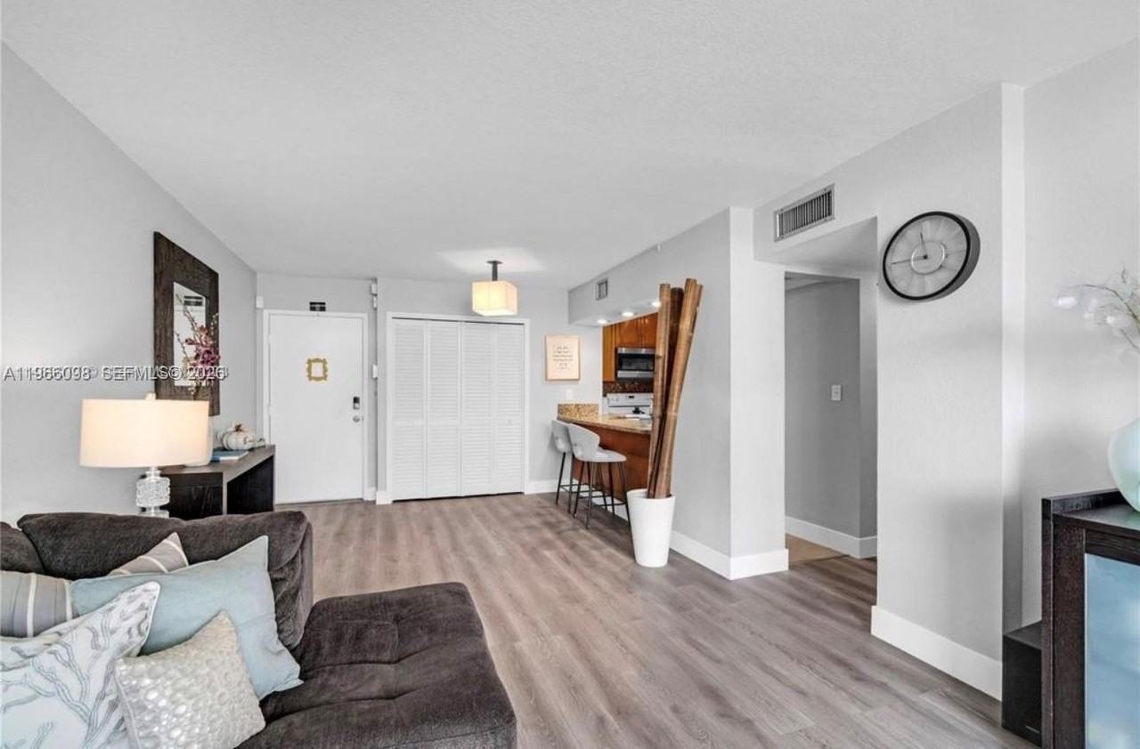 830 Nw 87th Ave #303 - Photo 5 of 26