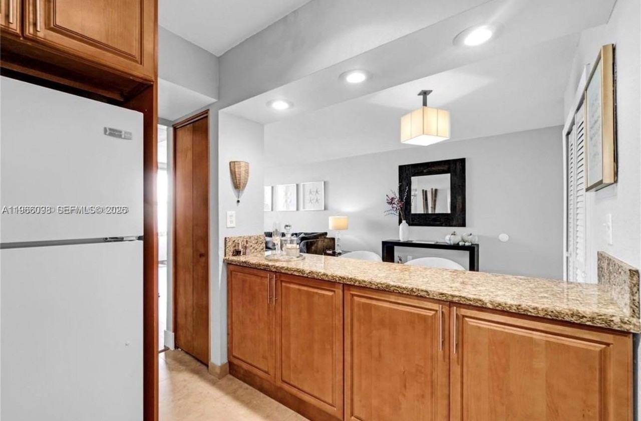 830 Nw 87th Ave #303 - Photo 7 of 26